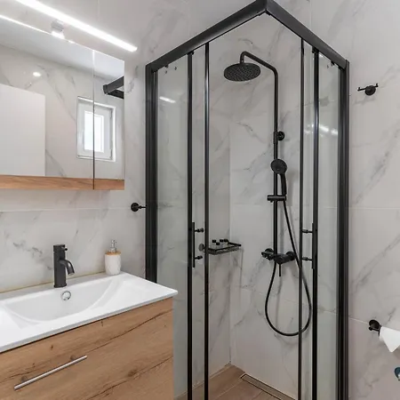 ιζαμπω Iii * Καλαμάτα