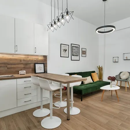 ιζαμπω Iii * Καλαμάτα